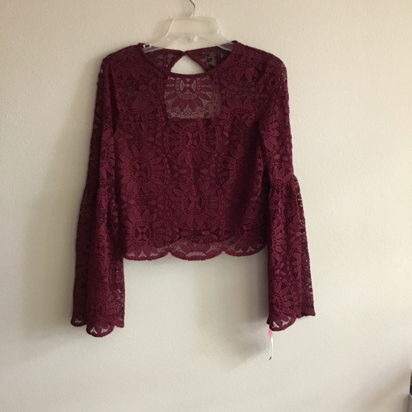 Knox Rose Tops - NWT Maroon bell Sleeve Top